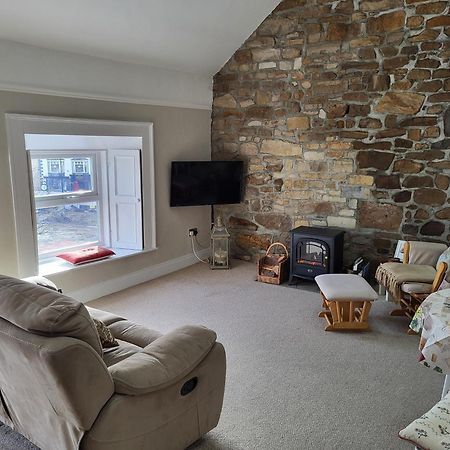 Charming 2-Bed Apartment In Donegal Town Centre Exterior photo