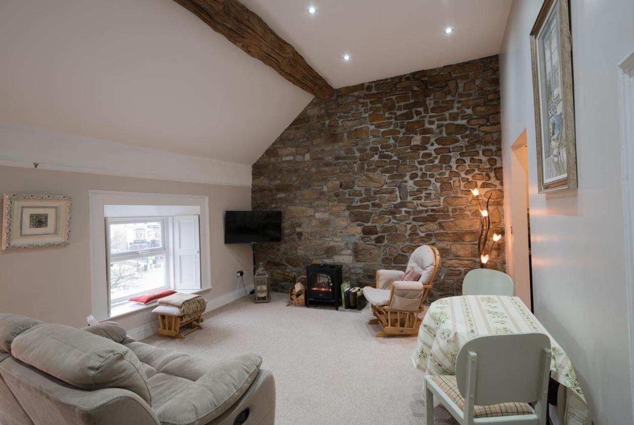 Charming 2-Bed Apartment In Donegal Town Centre Exterior photo