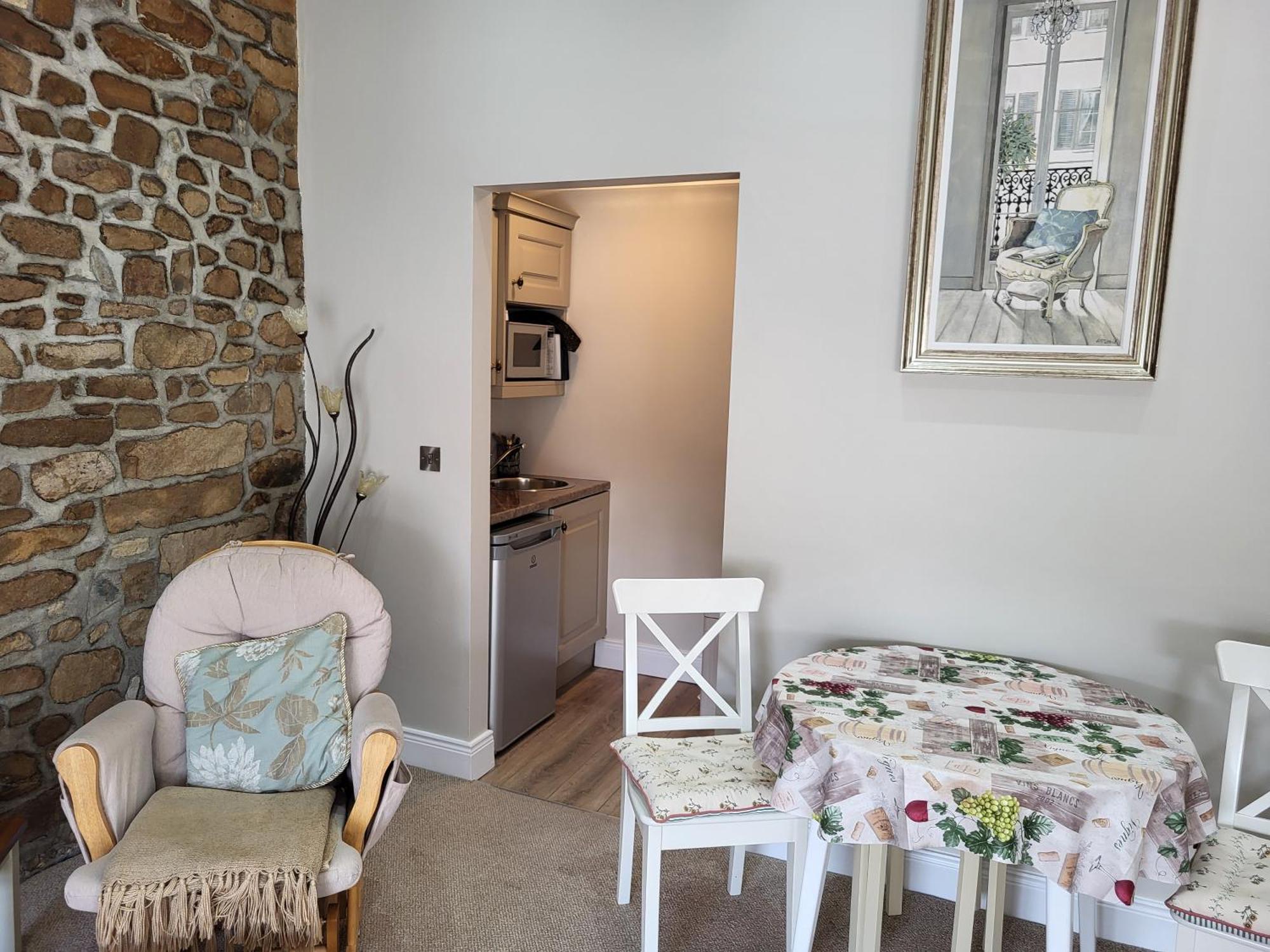 Charming 2-Bed Apartment In Donegal Town Centre Exterior photo