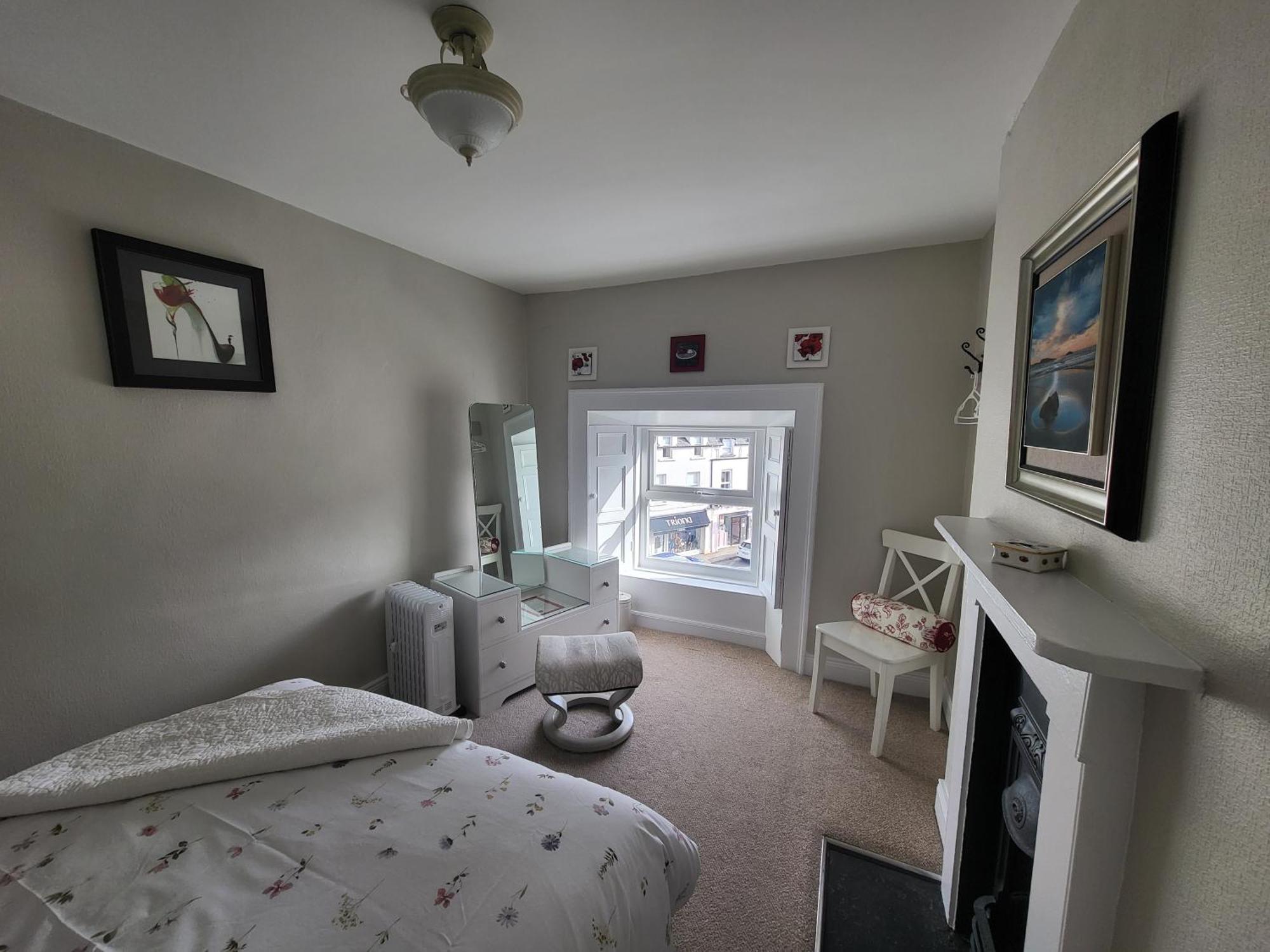 Charming 2-Bed Apartment In Donegal Town Centre Exterior photo