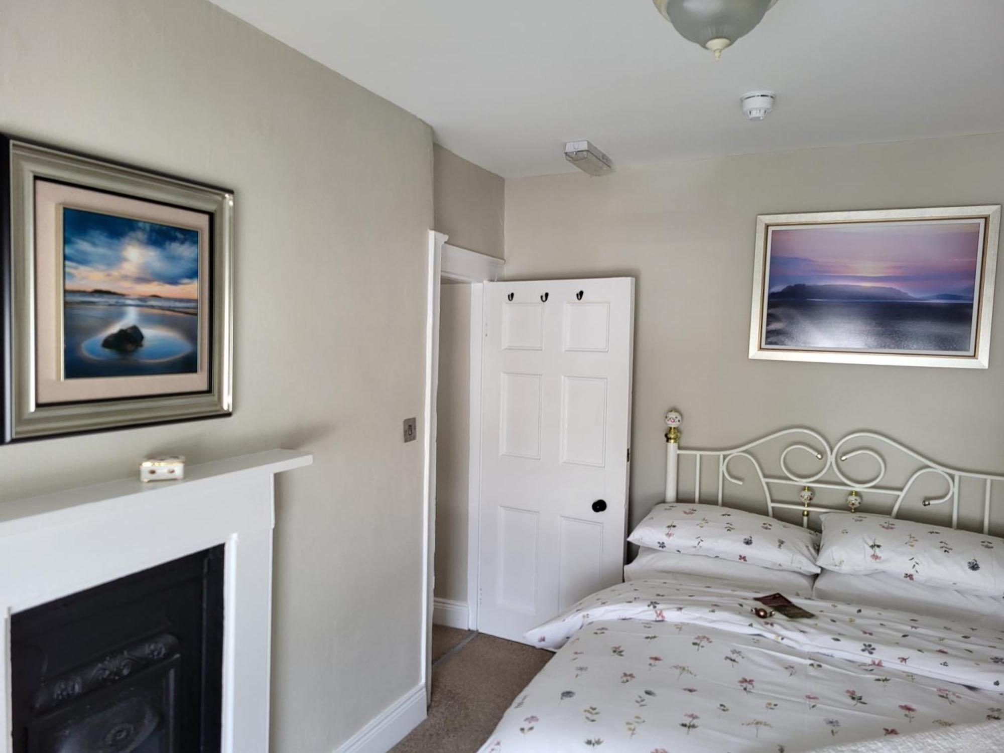 Charming 2-Bed Apartment In Donegal Town Centre Exterior photo