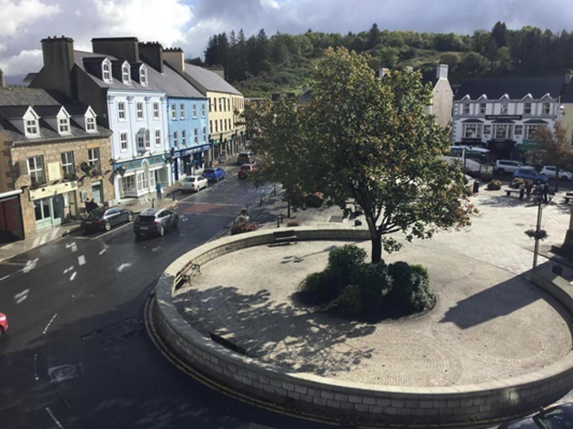 Charming 2-Bed Apartment In Donegal Town Centre Exterior photo